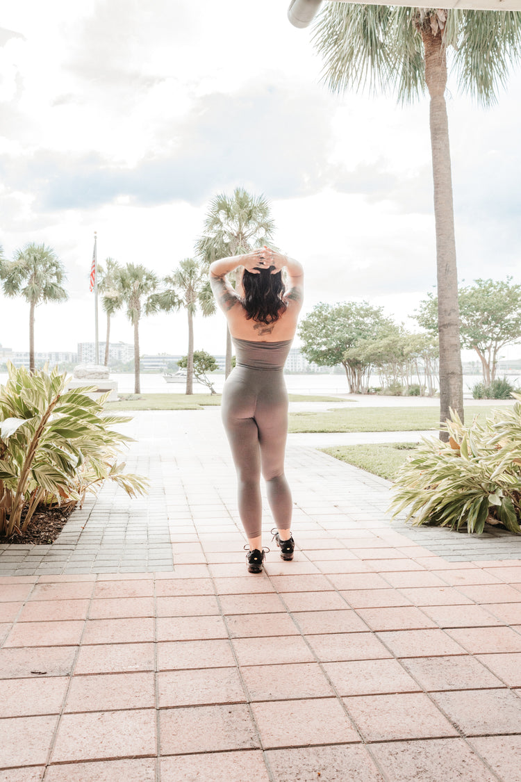 Sculpt Seamless Halter Crop